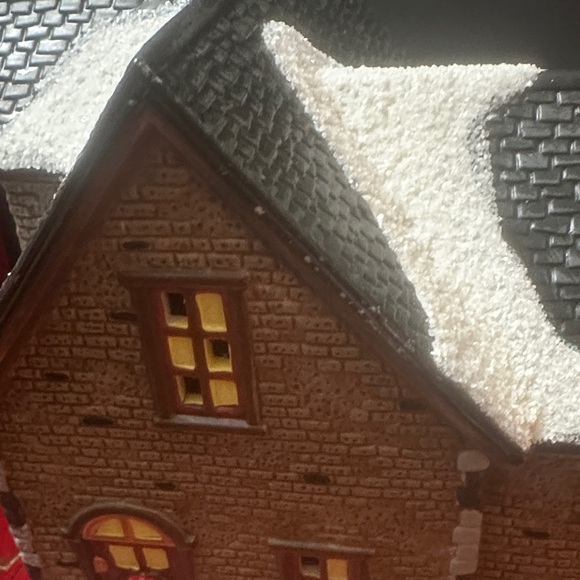 St. Nicholas Square SNS Veterinary Hospital 2011 - Picture 8 of 17